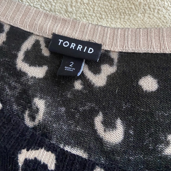 πSOLD TORRID Leopard Print Pullover Tunic Sweater - Picture 9 of 11